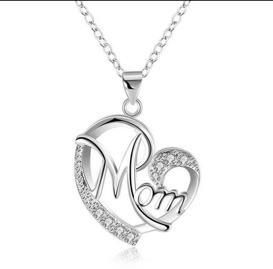 ✨Silver “Mom” Necklace – A touch of eternal love! ✨